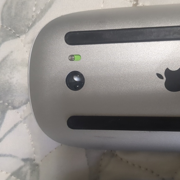 Apple magic mouse model A1657 - USED - Picture 6 of 8